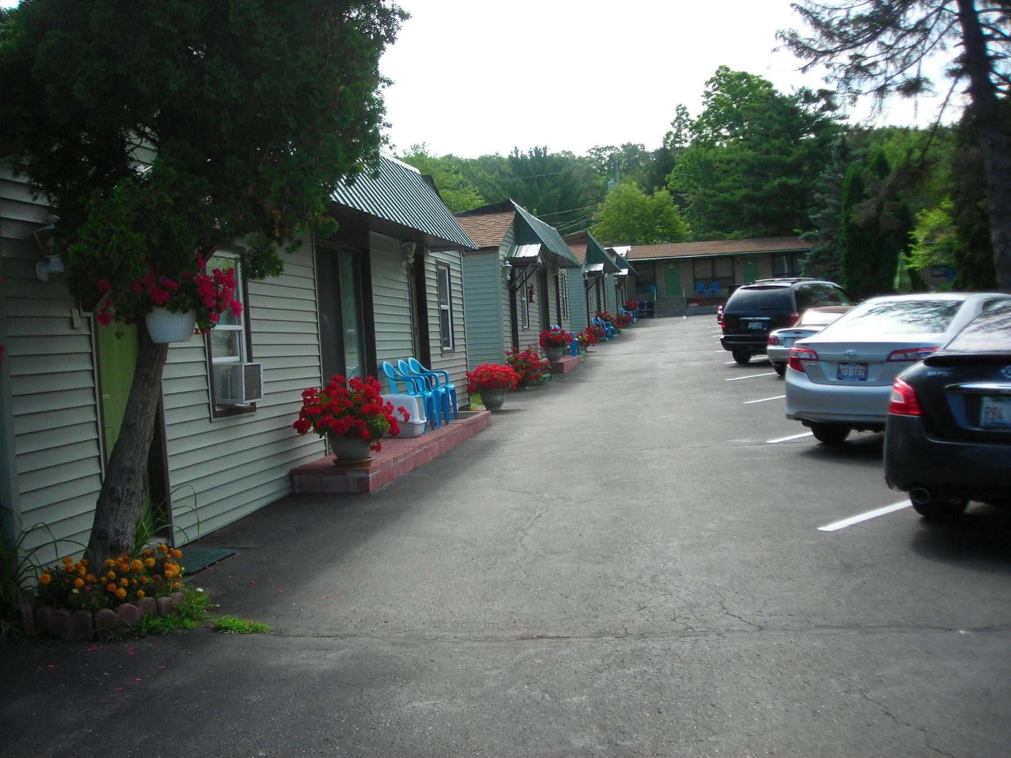 Deer Trail Motel Wisconsin Dells Exterior foto